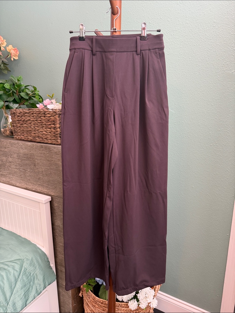 LULULEMON Daydrift High-Rise Wide Leg trouser Short Length